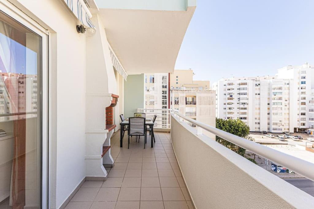 Algarve Modern Flat Pool-parking-ac Nearby *
