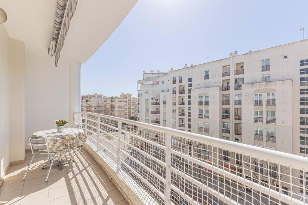 Apartment Algarve Modern Flat Pool-parking-ac Nearby