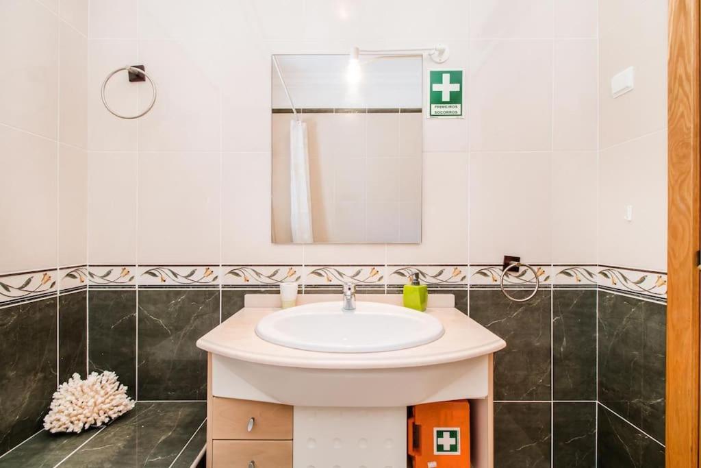 Algarve Modern Flat Pool-parking-ac Nearby Faro