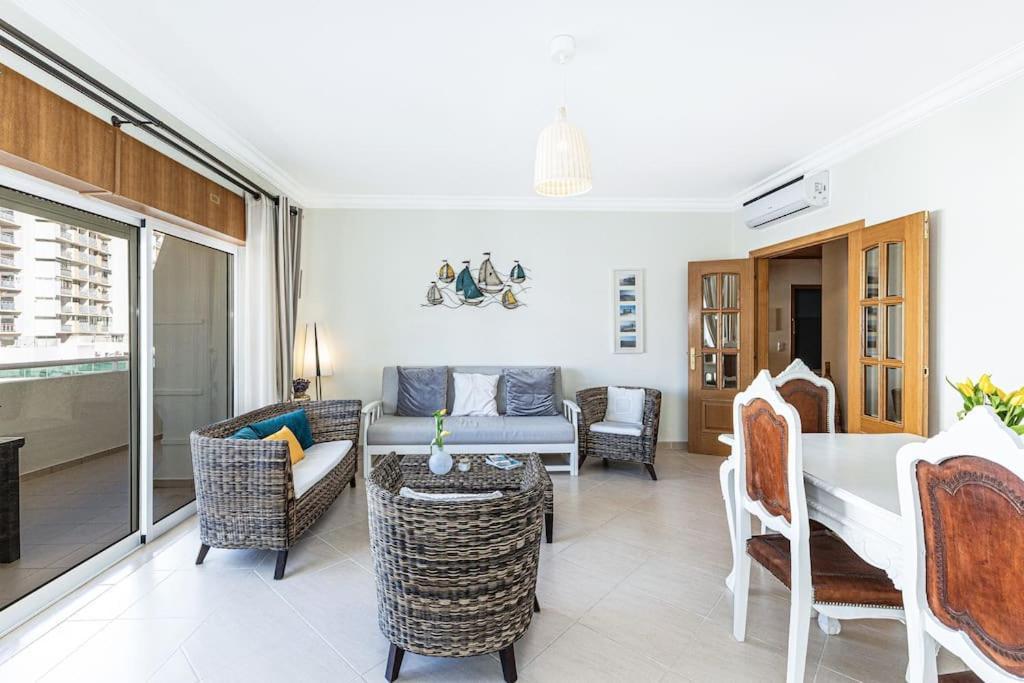 Apartment Algarve Modern Flat Pool-parking-ac Nearby