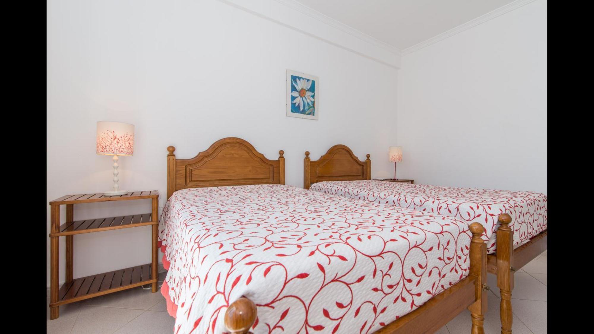 Wifi, Terrace, Bbq, Air Con 8min Walk From The Marginal Of * Faro