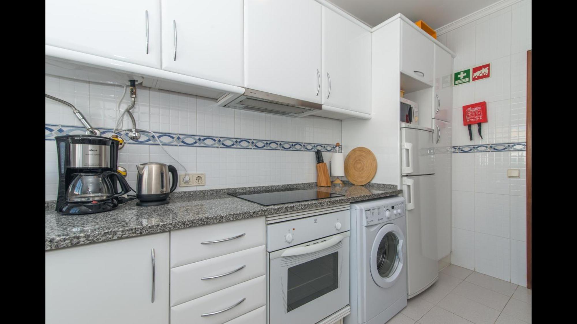 Wifi, Terrace, Bbq, Air Con 8min Walk From The Marginal Of