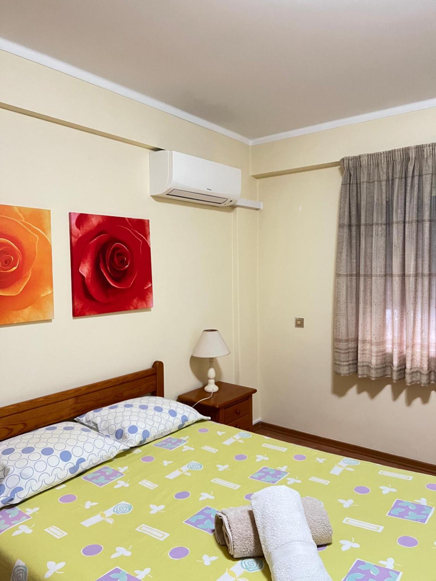 Center House Apartment *