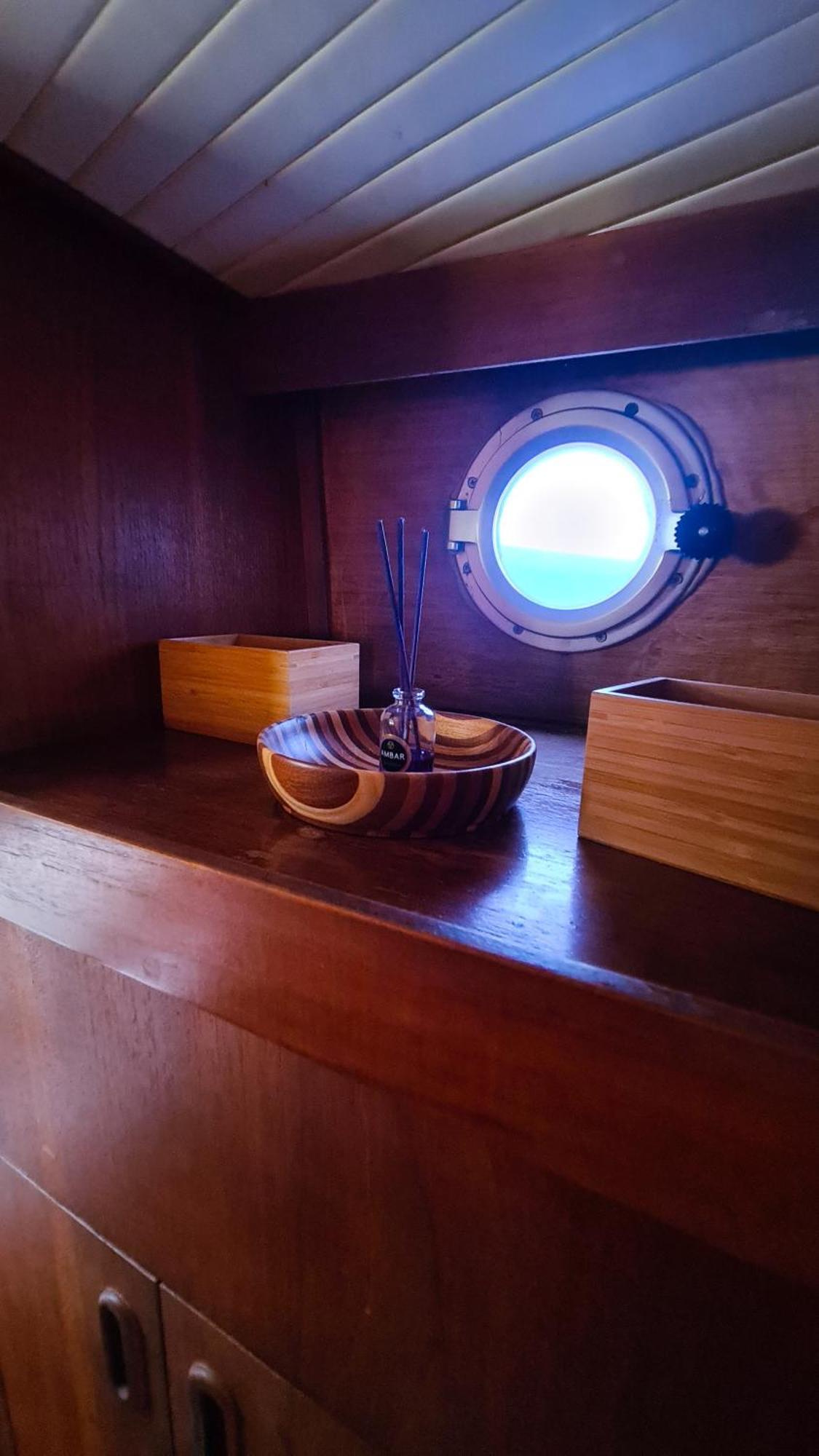 Piam - Boat House Botel Faro