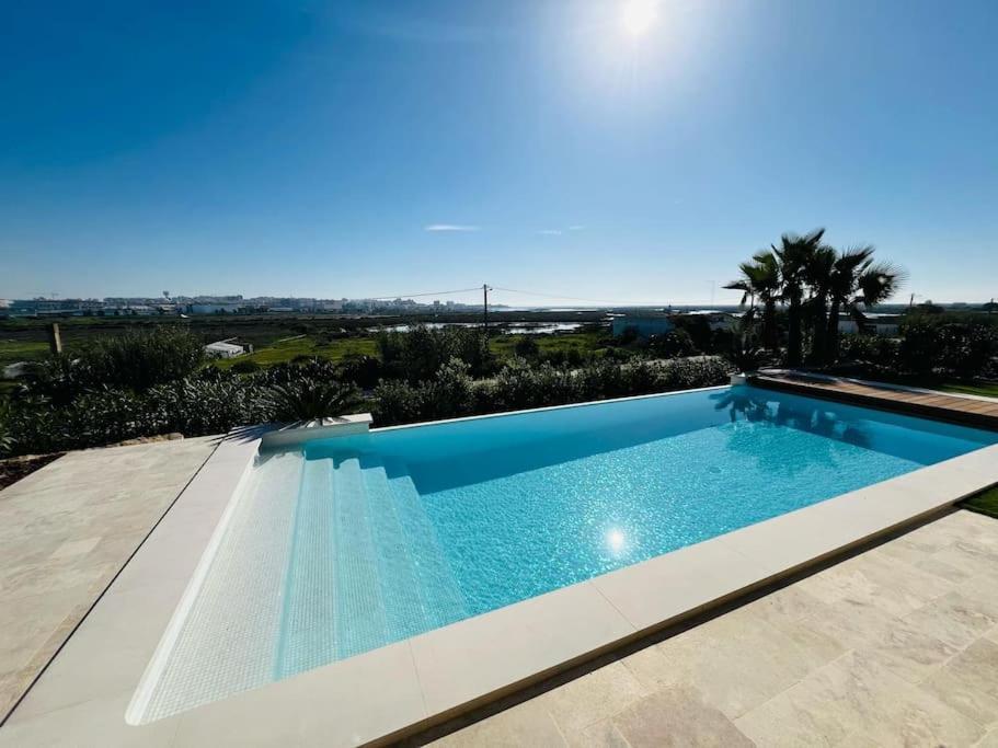 Villa Brand New Waterfront With Pool