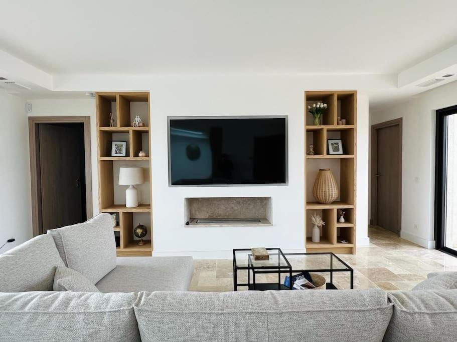 Brand New Waterfront With Pool Villa Faro