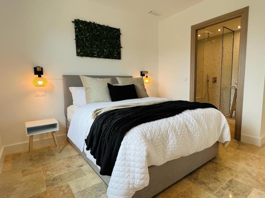 Brand New Waterfront With Pool * Faro