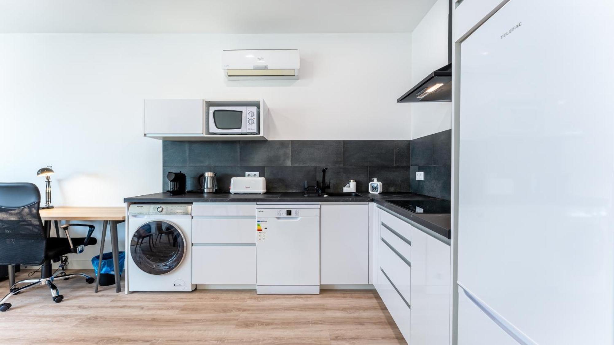 Apartment Modern Retreat 2 In By Lovelystay