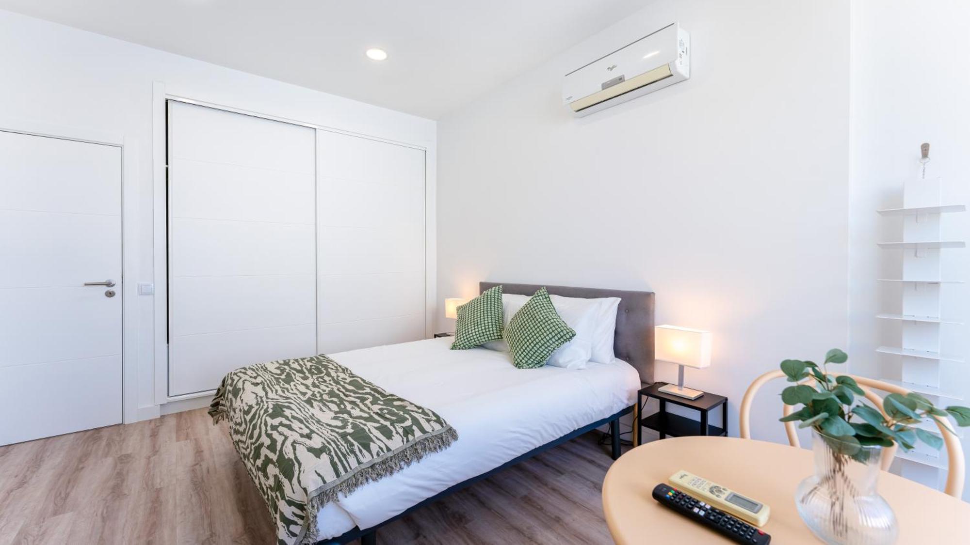 Modern Retreat 2 In By Lovelystay Apartment *