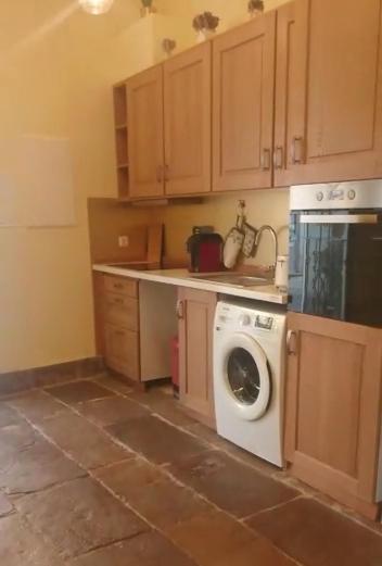 Grand 27 Apartment *