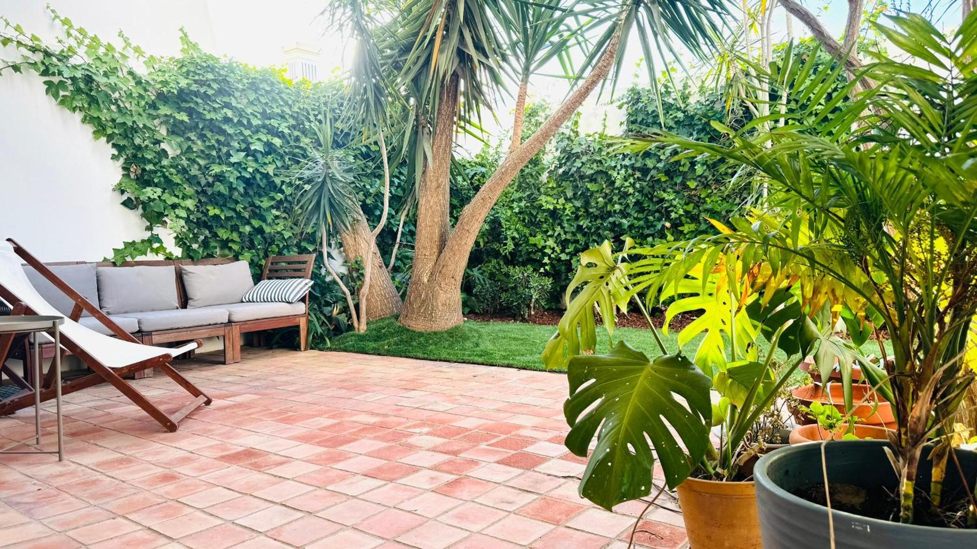 Narciso Townhouse Villa *