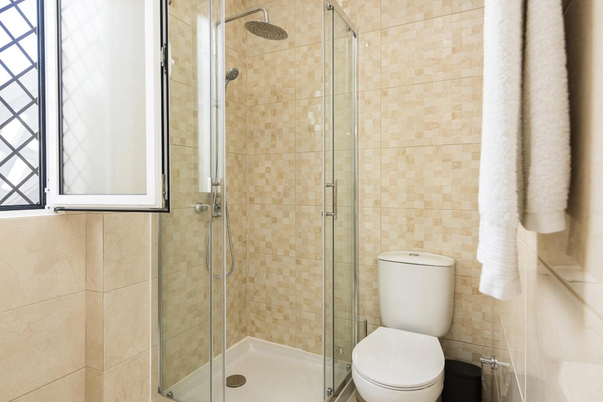 By Hd Guest house