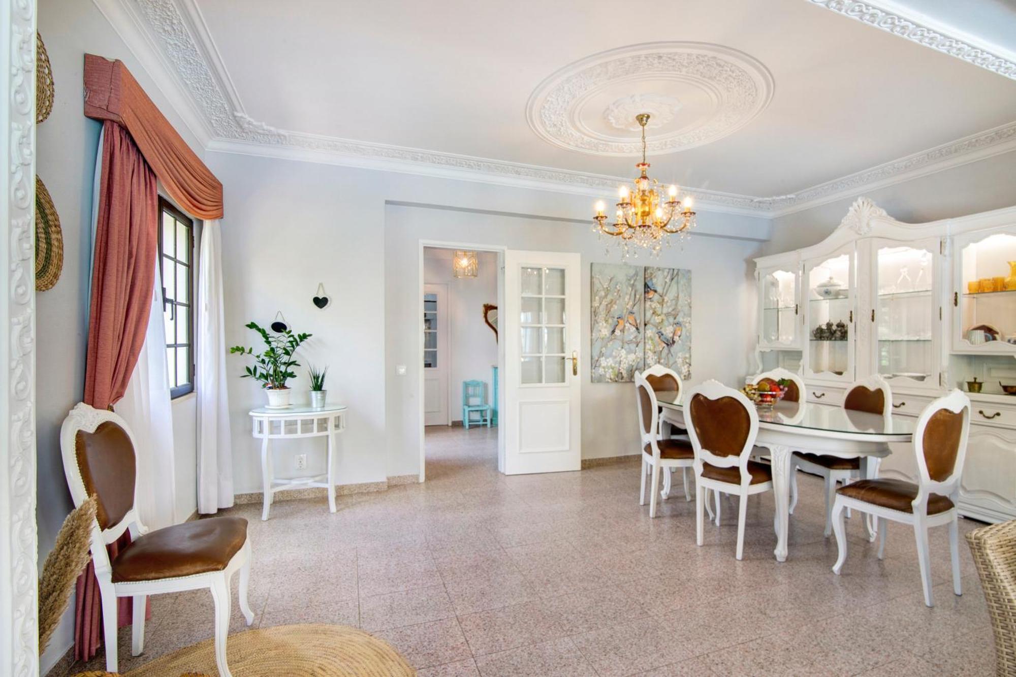 Villa Sunshine House