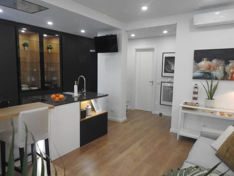Apartment Black&light In Faro