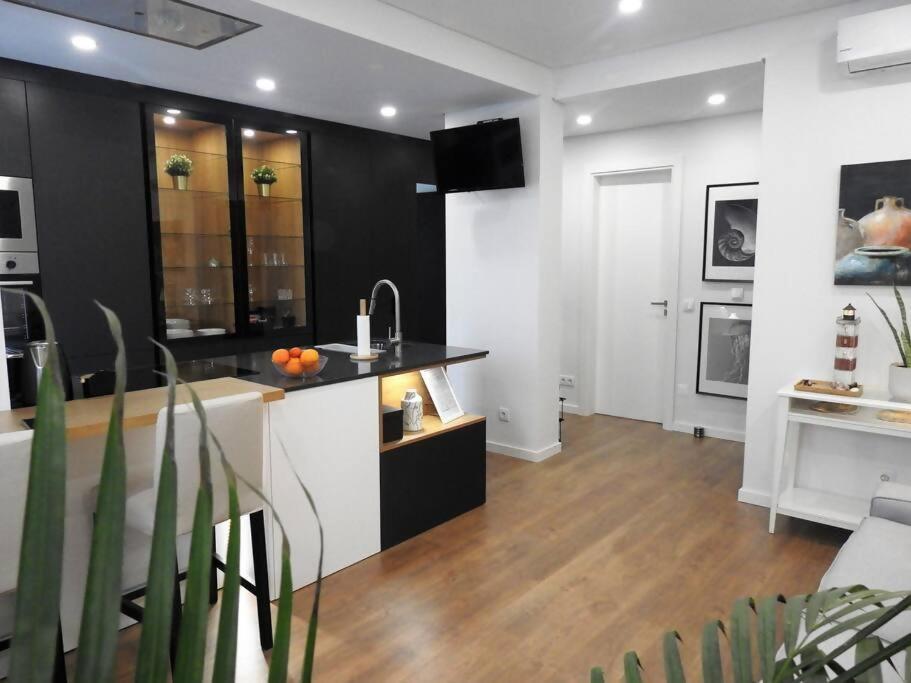 Black&light In Apartment