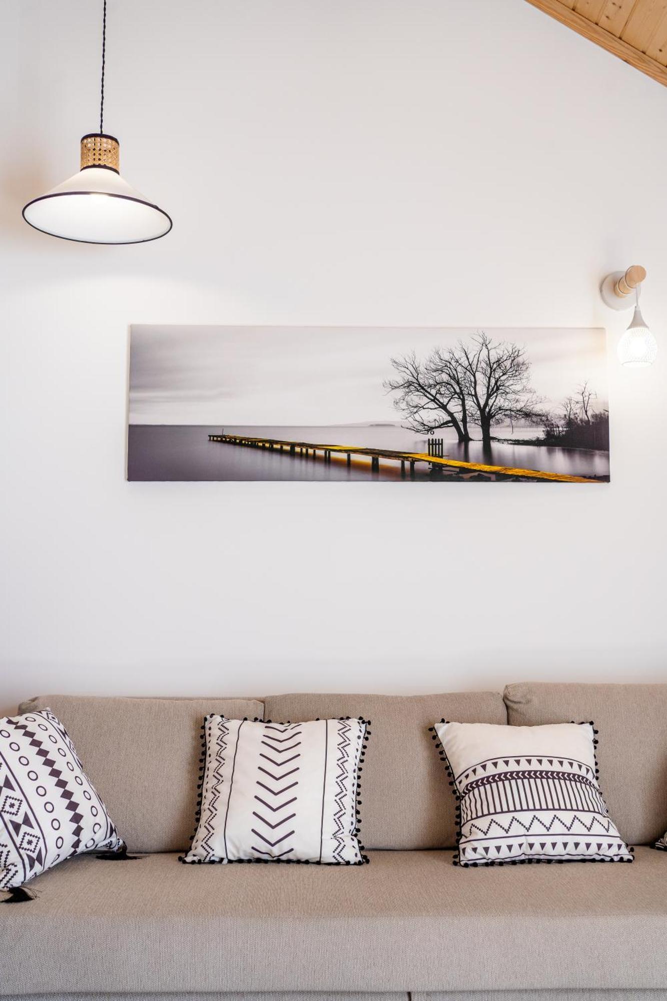 Apartment 7 Styles By Raspberry Cascade *