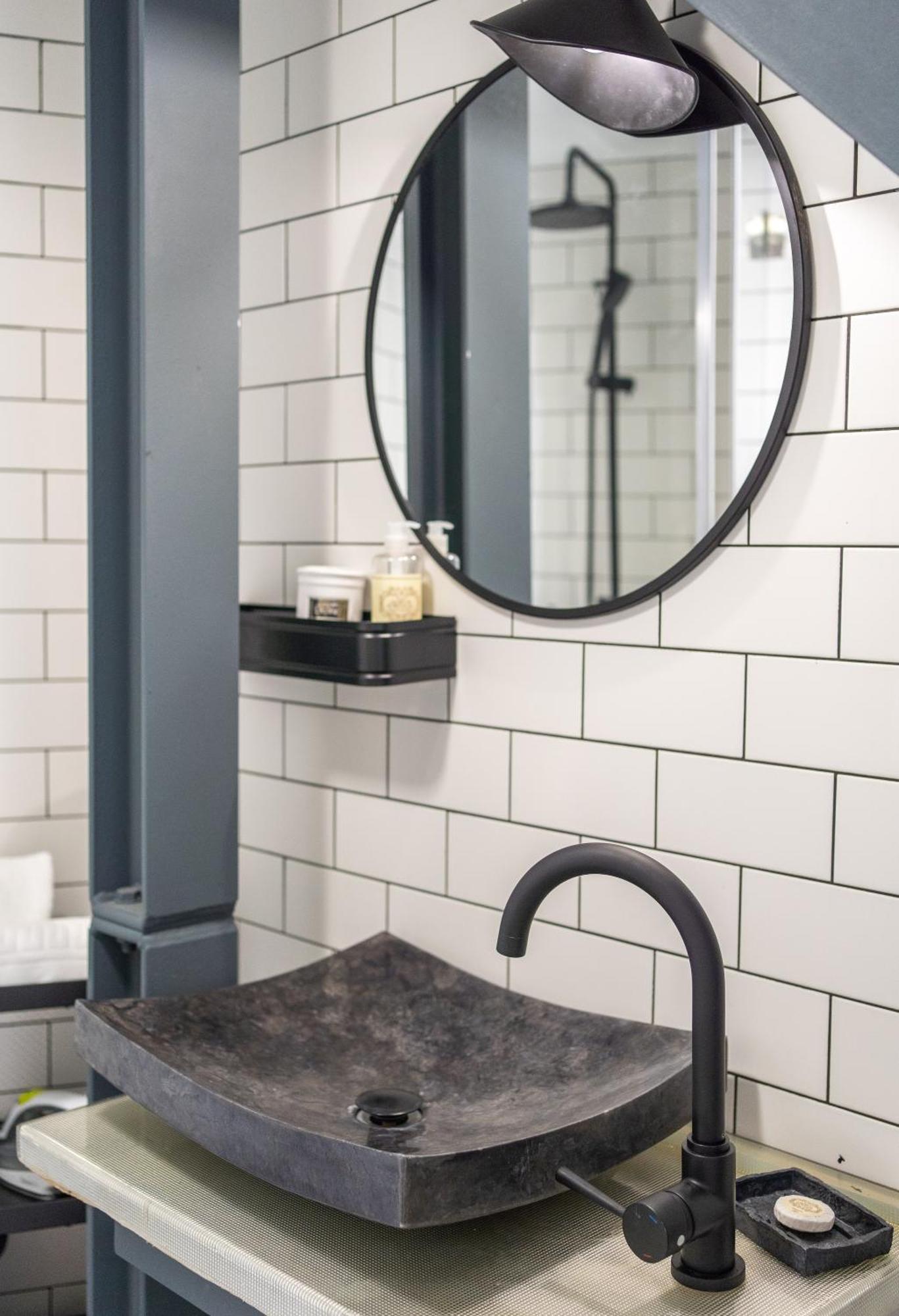 7 Styles By Raspberry Cascade Apartment