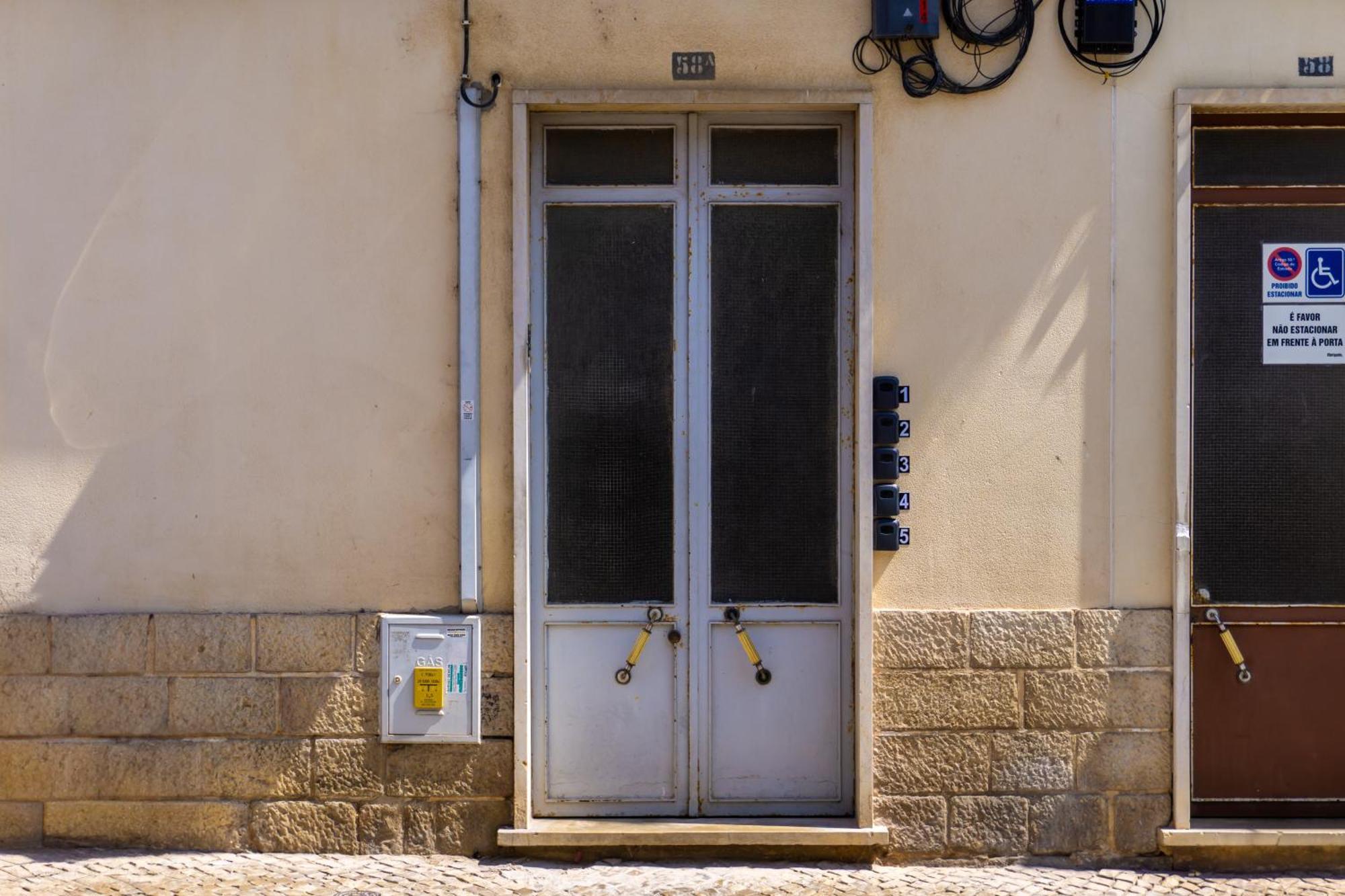 Aconchego De Quartos No Centro De Faro
