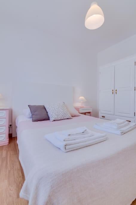 Spacious 2 Bedroom In Apartment