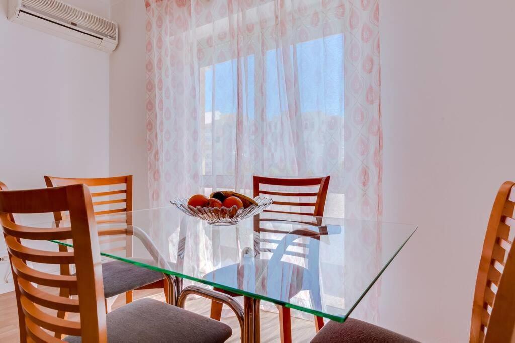 Apartment Spacious 2 Bedroom In *