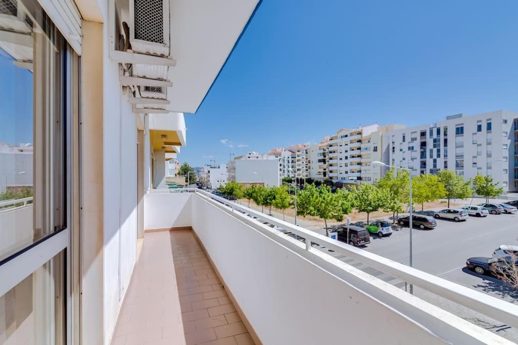 Spacious 2 Bedroom In *