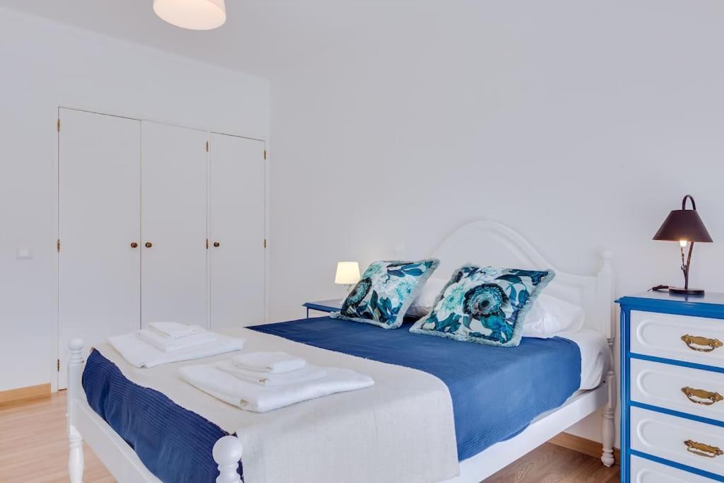 Spacious 2 Bedroom In *