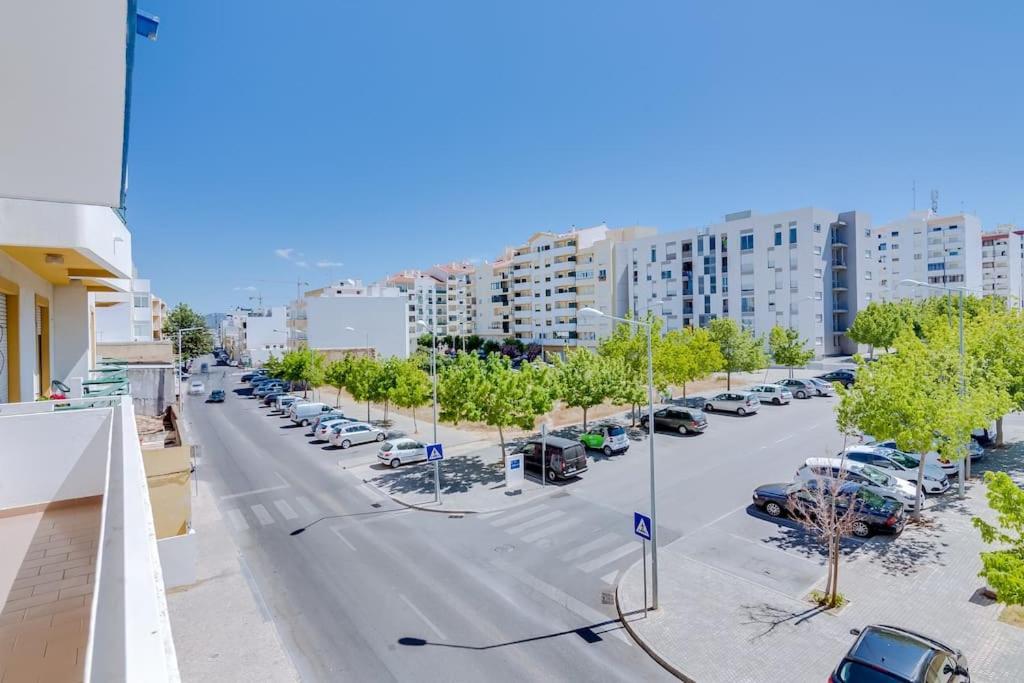 Spacious 2 Bedroom In *
