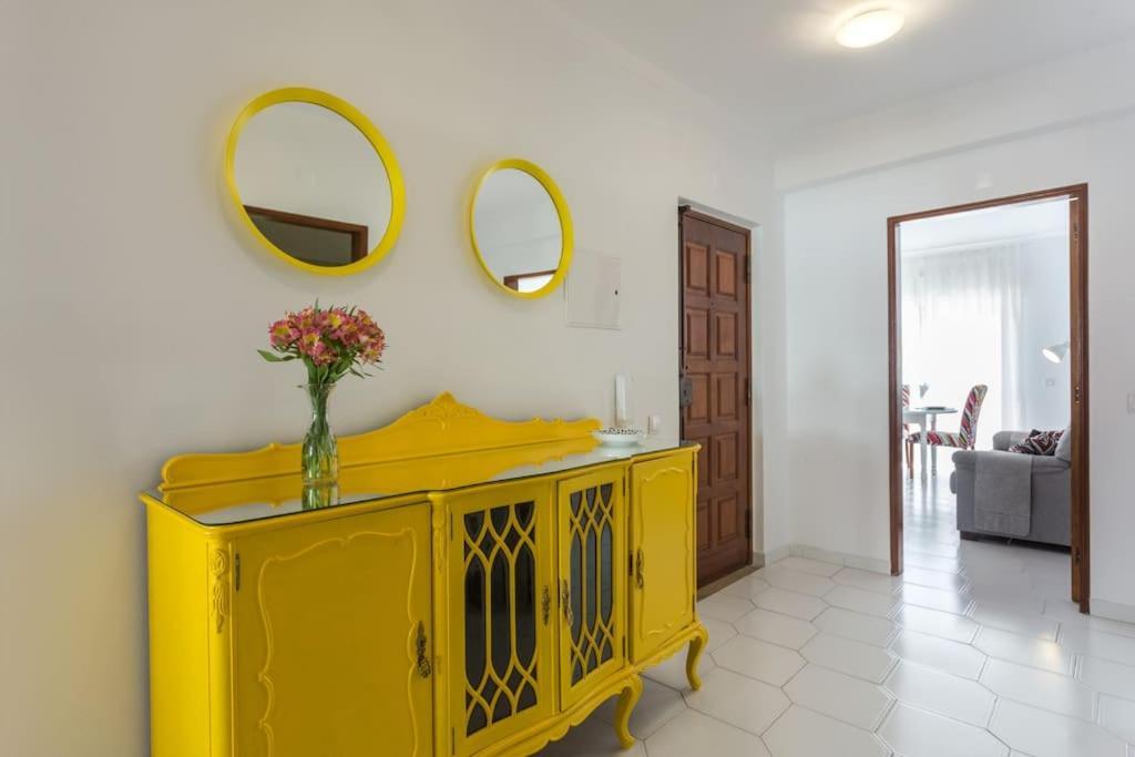 Color Me Happy - 2 Bedrooms Near Forum Algarve Apartment *