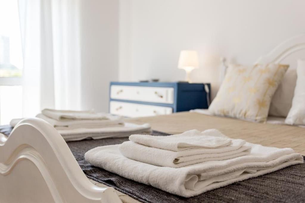 Color Me Happy - 2 Bedrooms Near Forum Algarve Apartment Faro