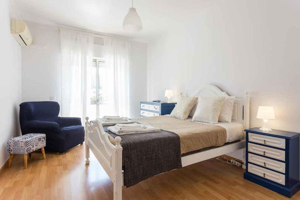 Apartment Color Me Happy - 2 Bedrooms Near Forum Algarve Faro