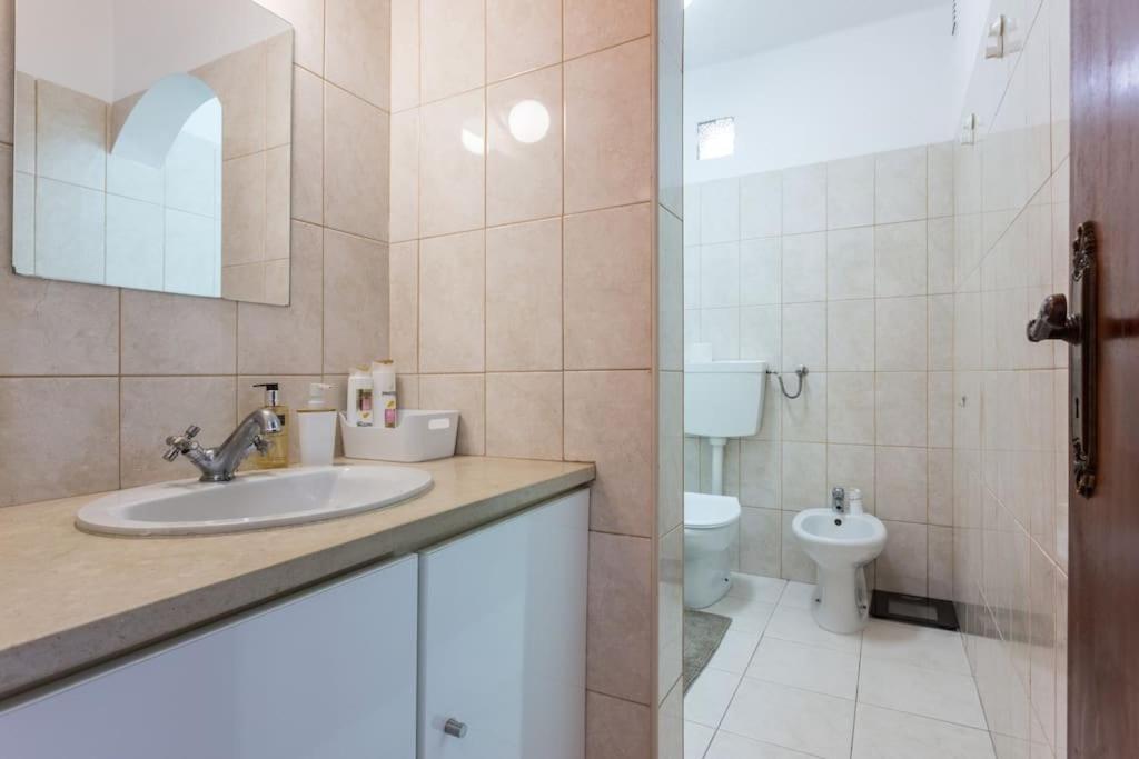 Color Me Happy - 2 Bedrooms Near Forum Algarve *