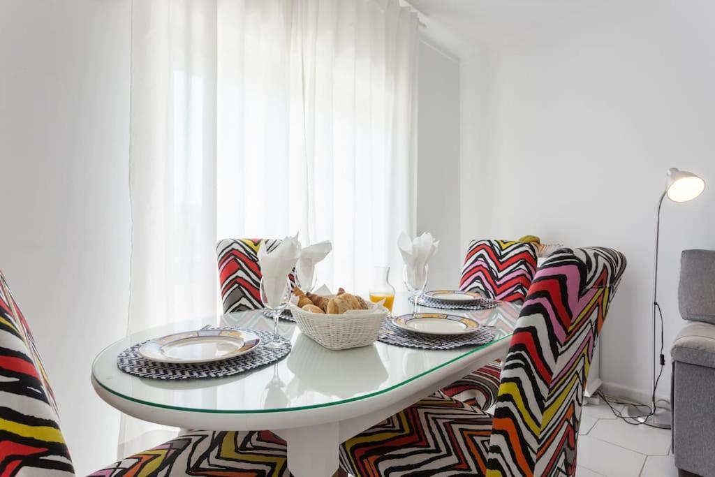 Color Me Happy - 2 Bedrooms Near Forum Algarve Apartment