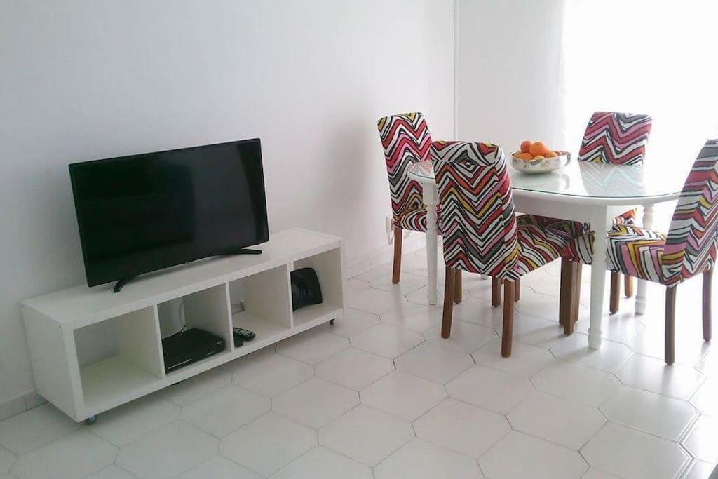 Color Me Happy - 2 Bedrooms Near Forum Algarve Apartment