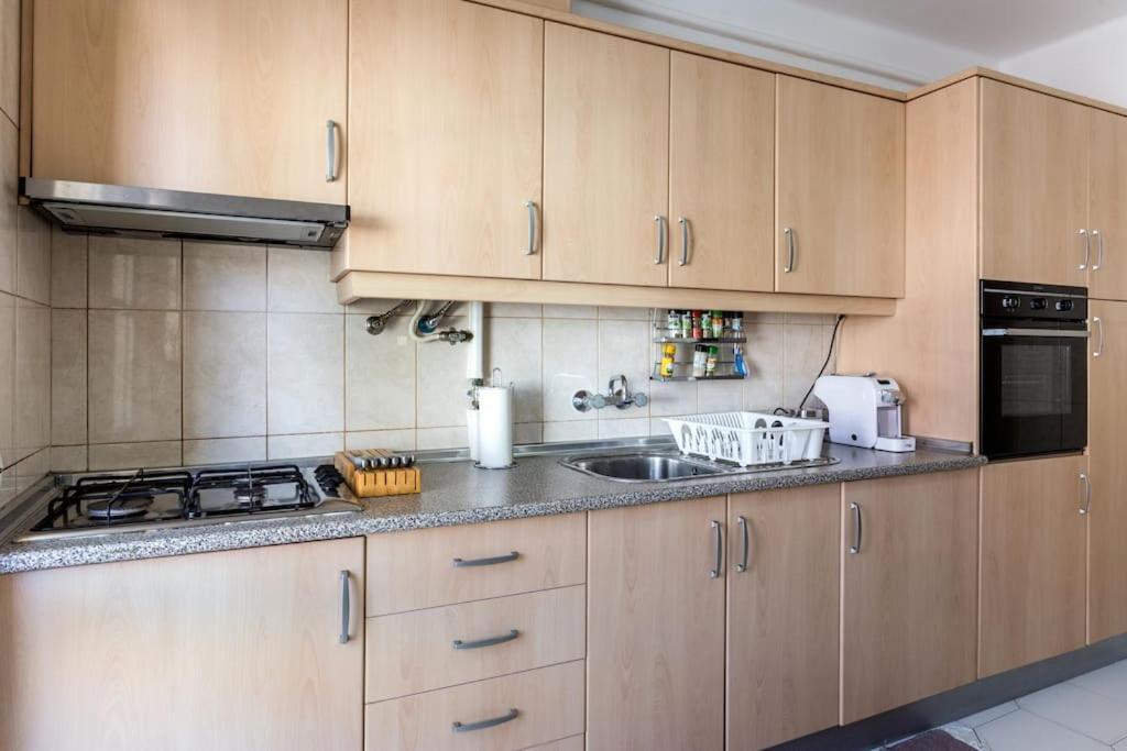 Apartment Color Me Happy - 2 Bedrooms Near Forum Algarve