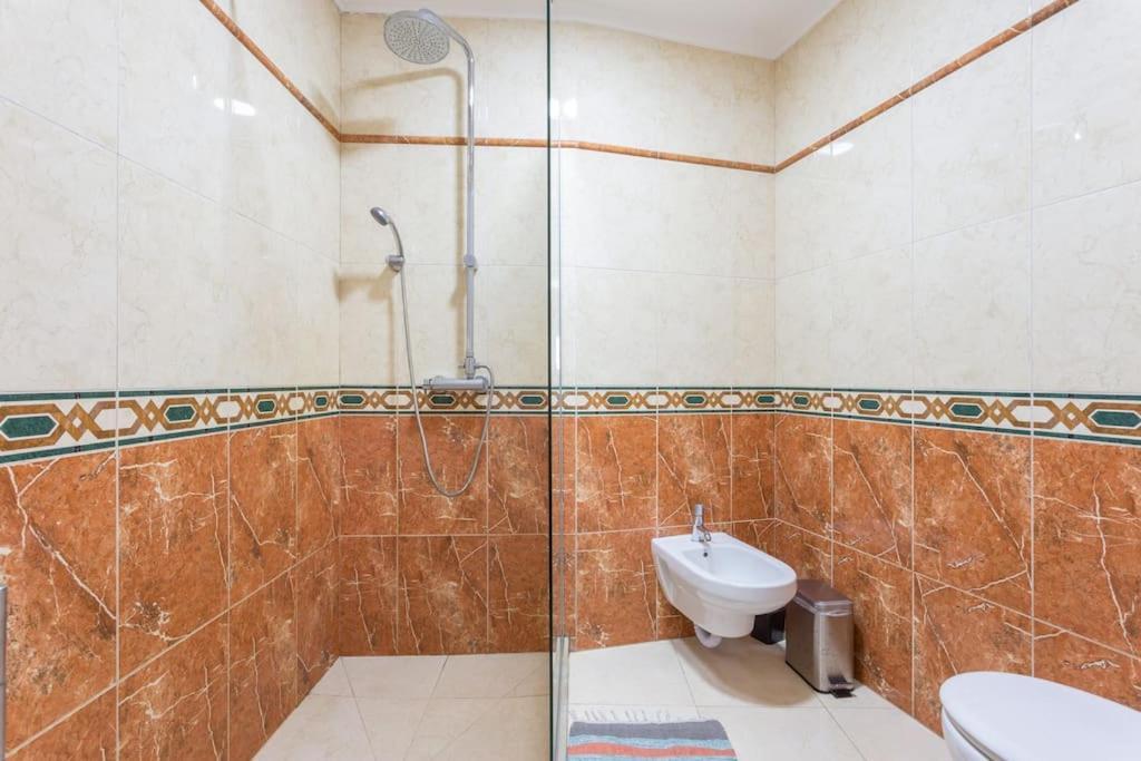 Charming House With Terrace Near The Center Distrikt Faro