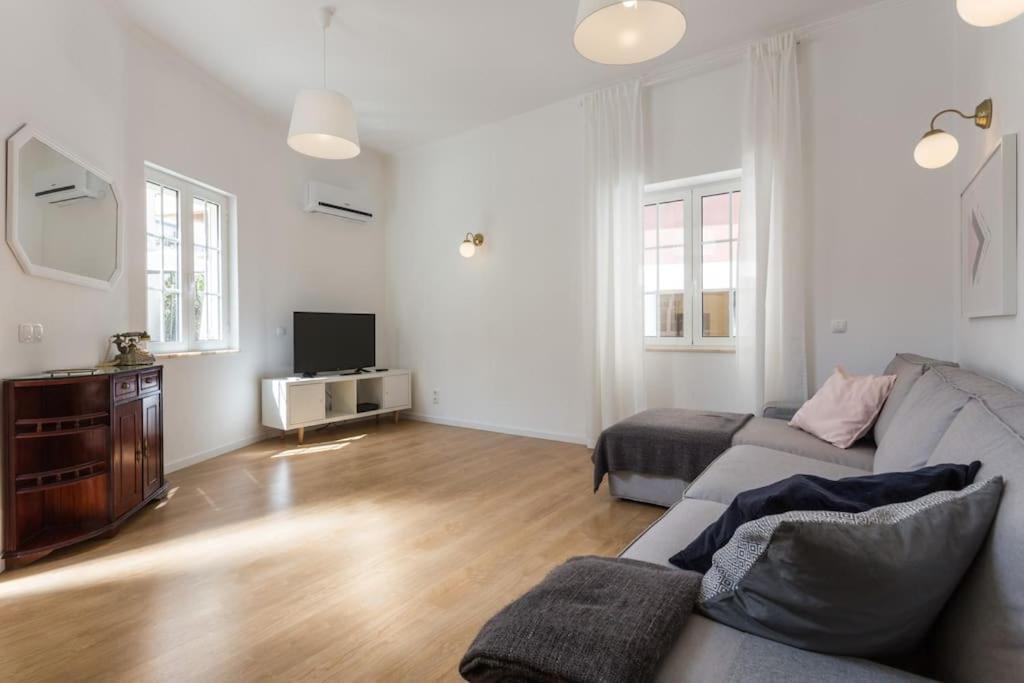 Charming House With Terrace Near The Center Holiday home Faro