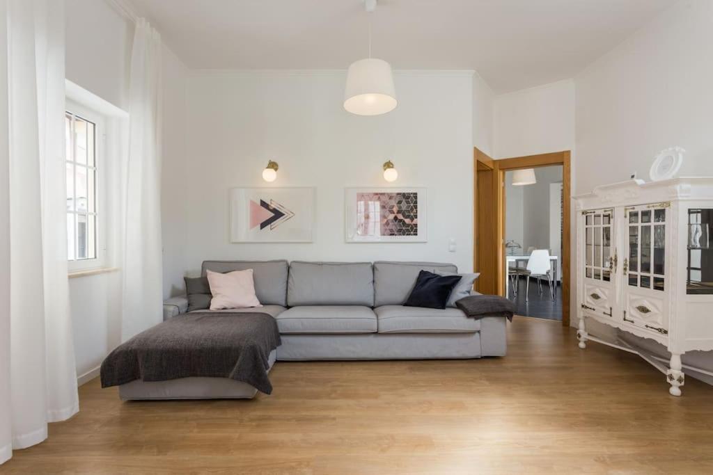 Charming House With Terrace Near The Center *
