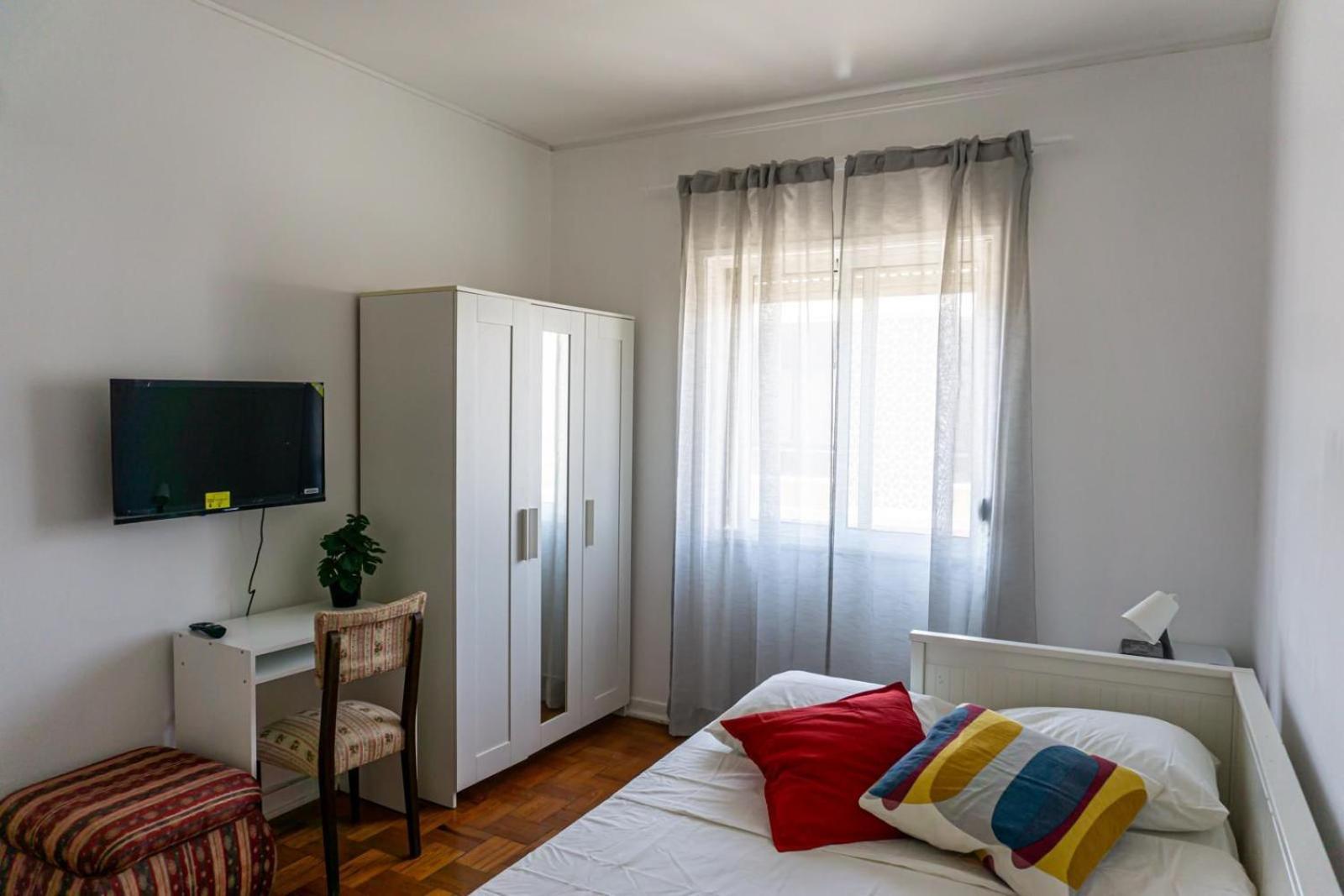Aconchego De Quartos No Centro De Homestay Faro