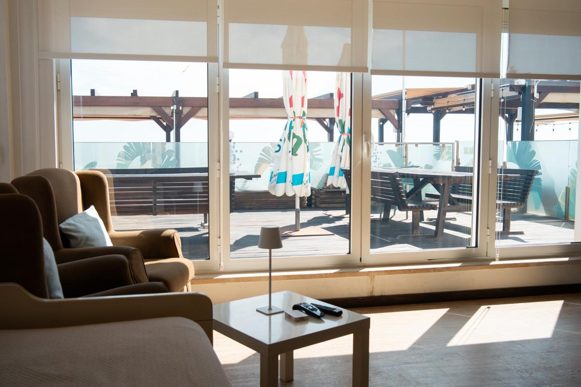 Wax Suite By The Sea Apartment *