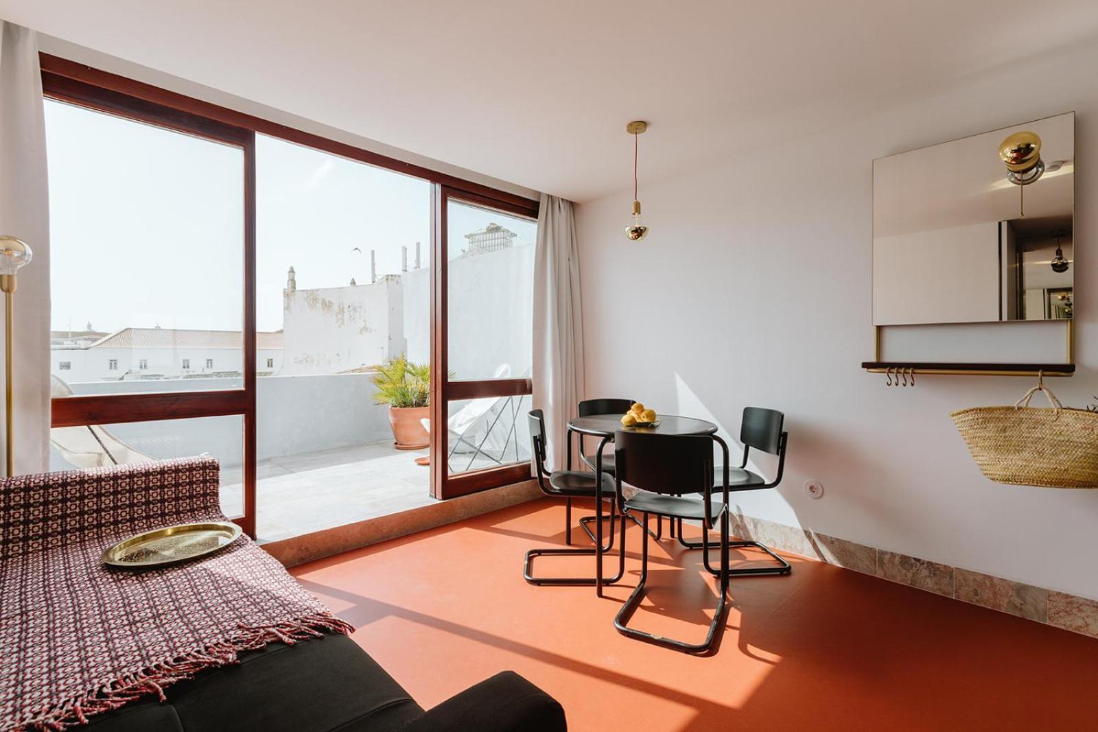 The Modernist, Architecture Experience Apartment *