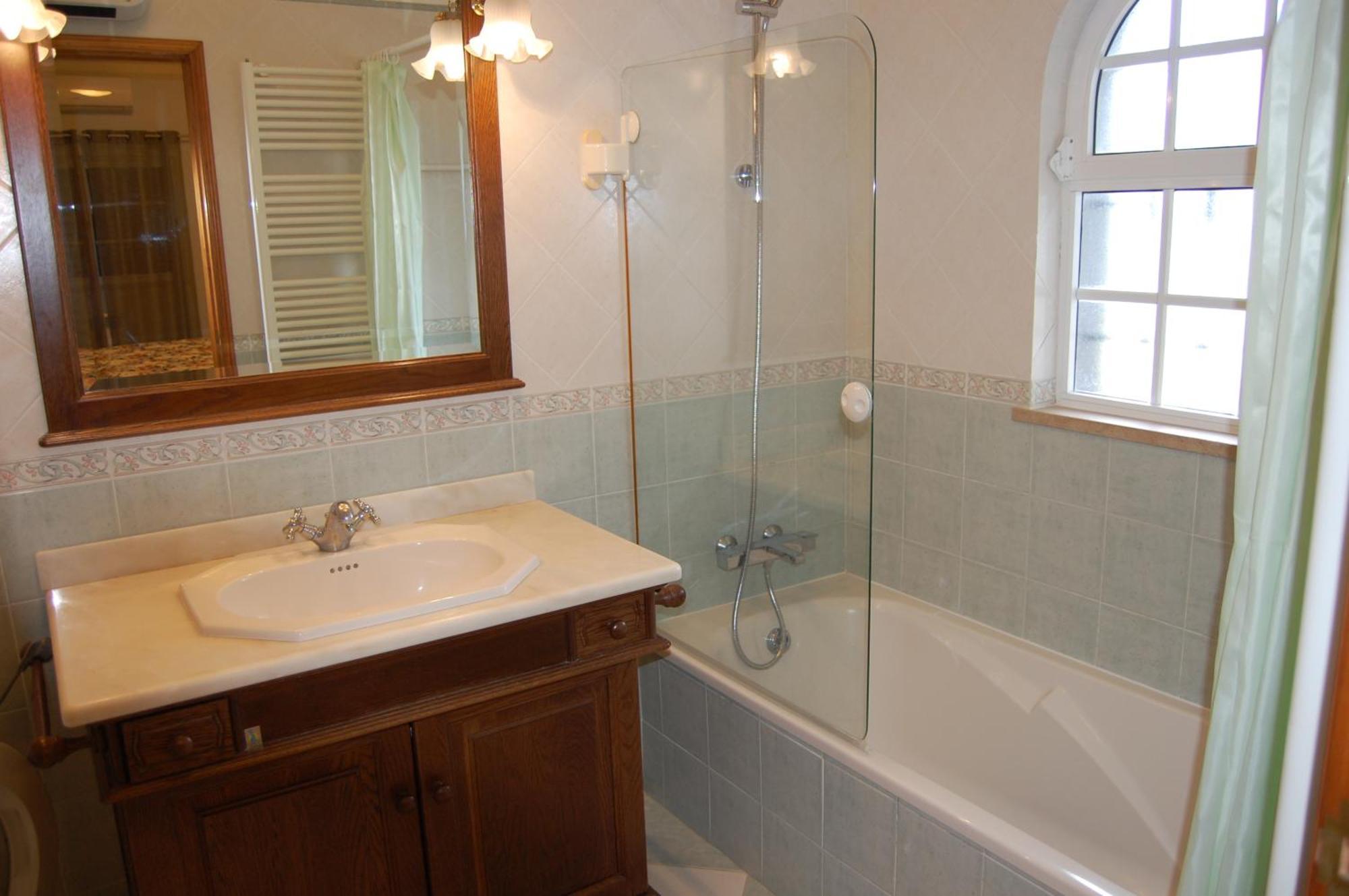 Monte Alegrete With 3 Bedrooms And Sea View Villa *
