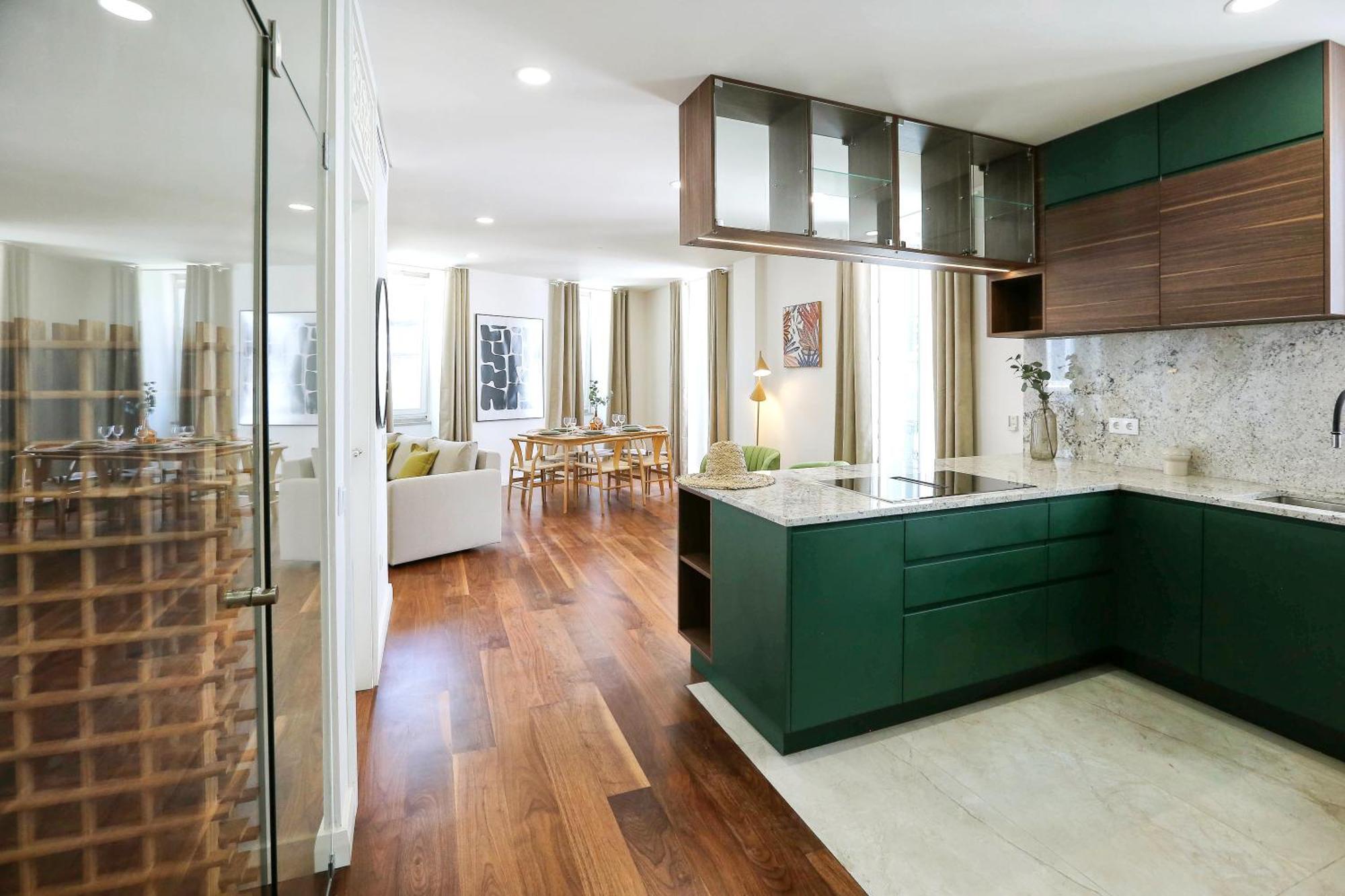 & Endless 3 Bedroom Apartment *