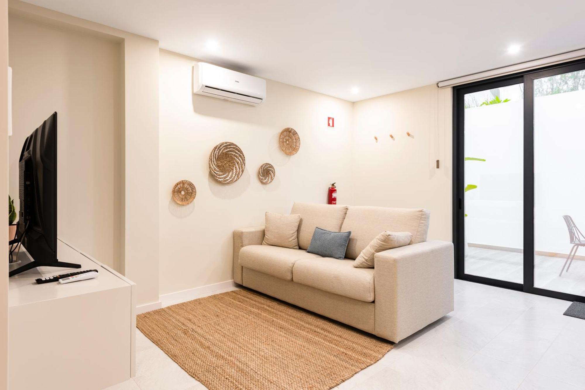 Guest house 41 - Private Airport, And Center *