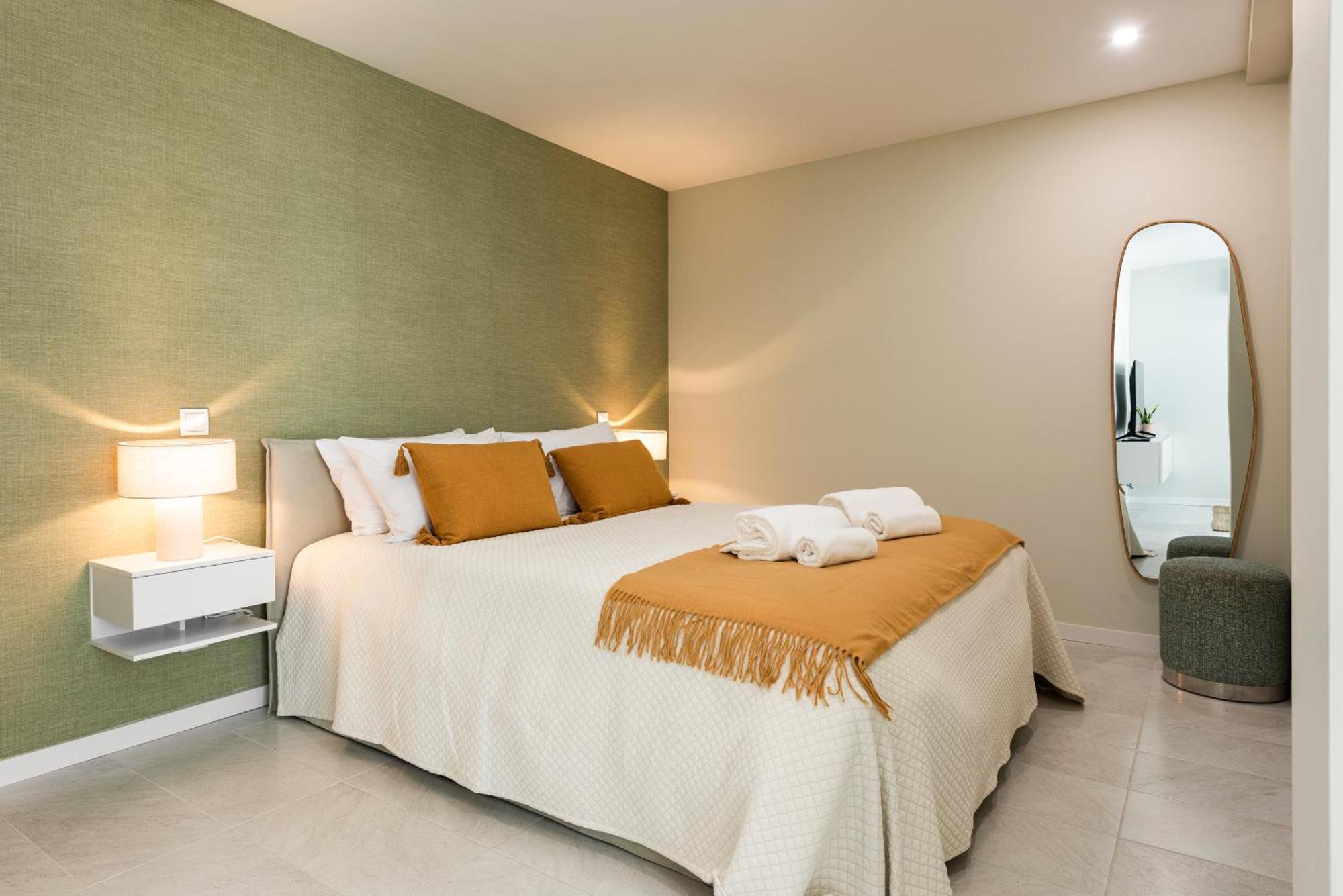 Guest house 41 - Private Airport, And Center *
