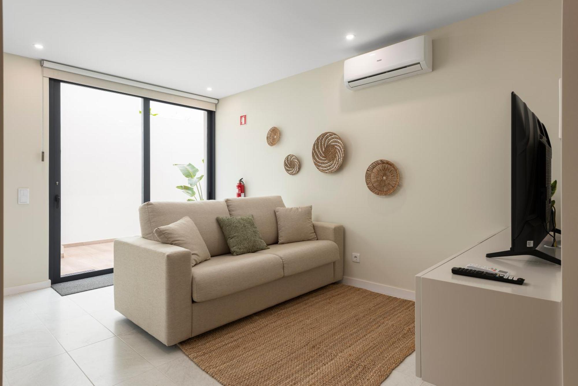 Guest house 41 - Private Airport, And Center Faro