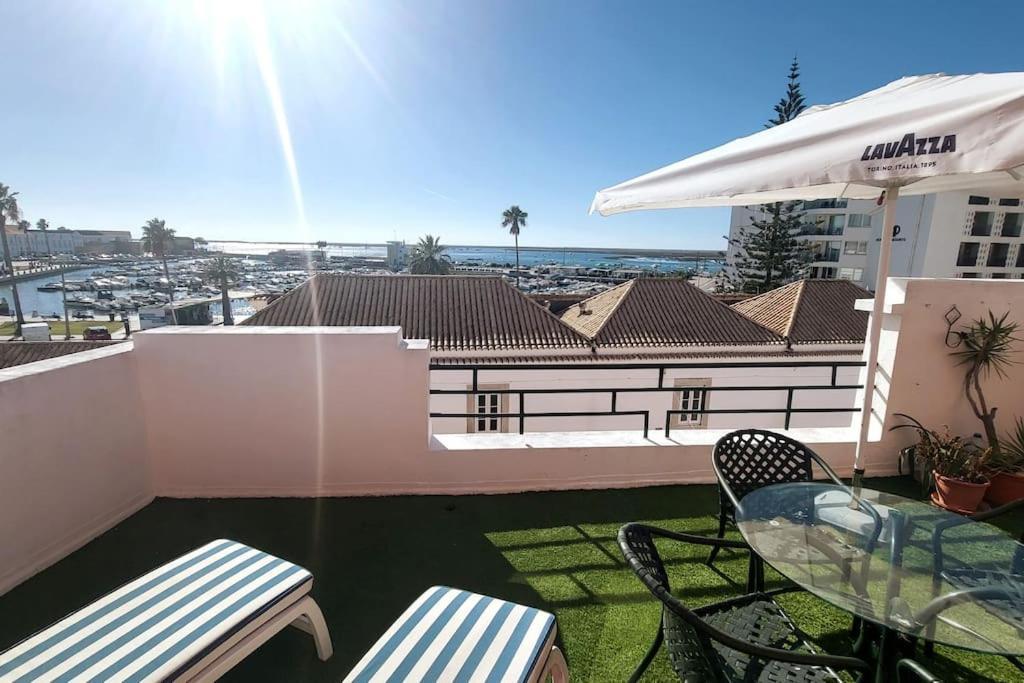 Sea View Apartment *