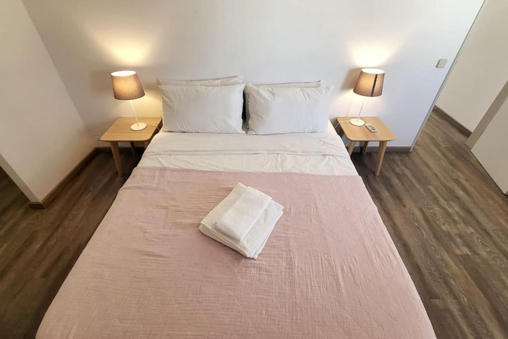 Sea View Apartment *