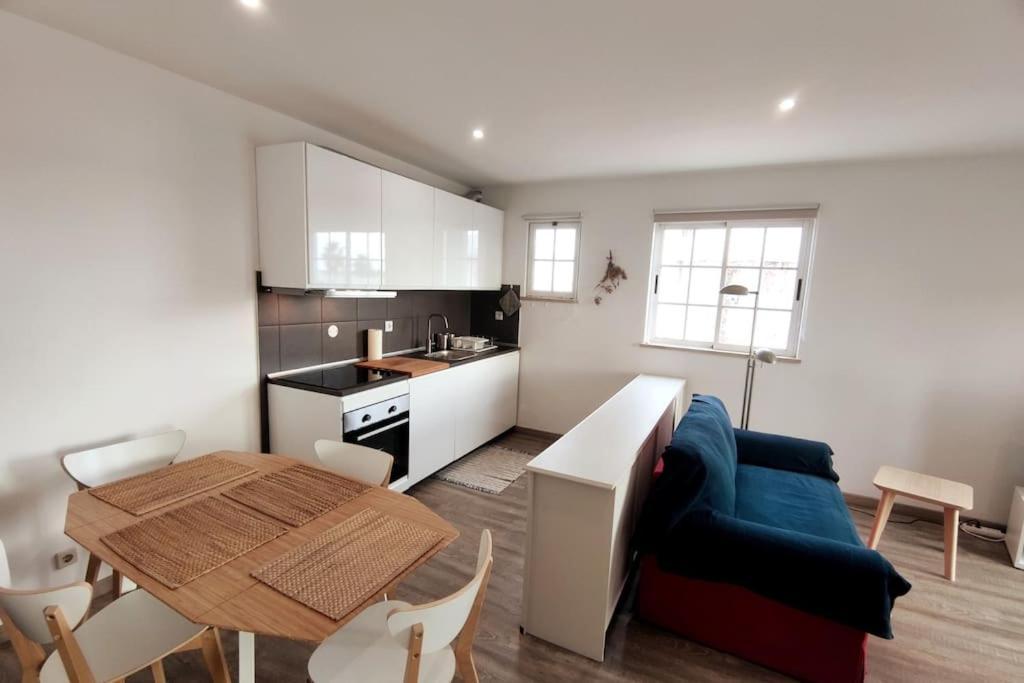 Sea View Apartment *