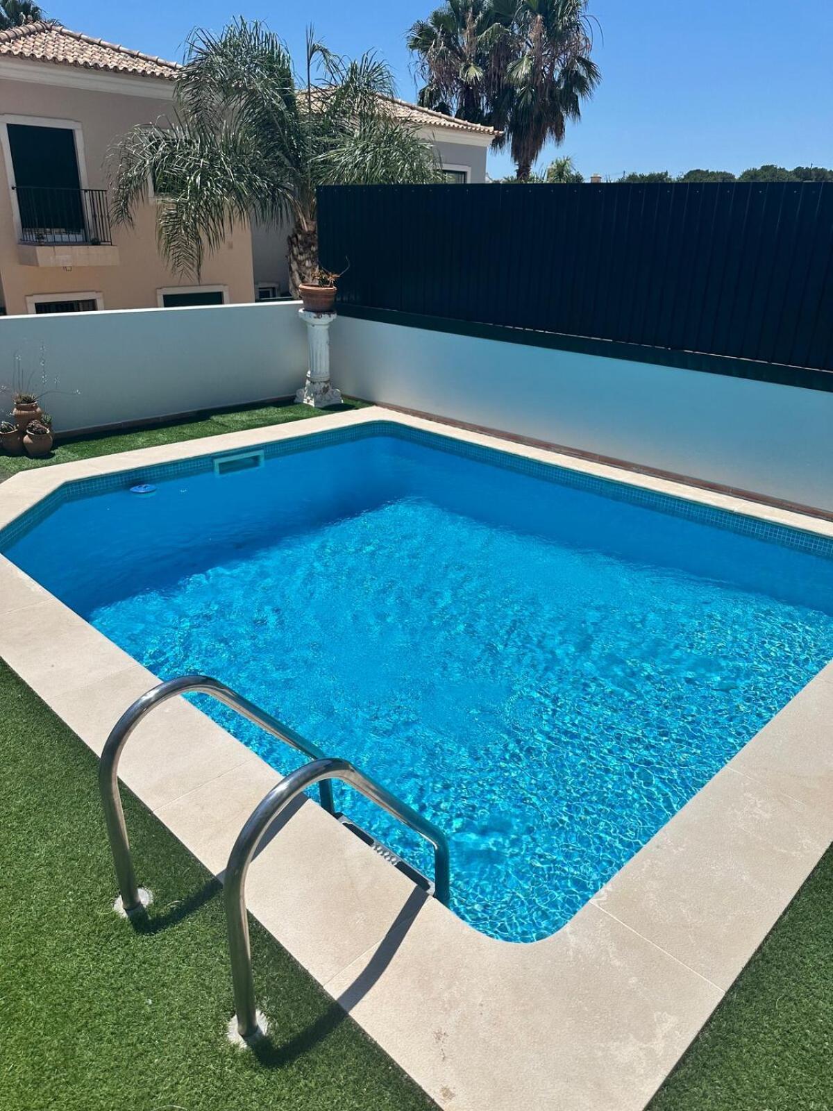 Garvey Algarve - Luxurious Town House With Pool