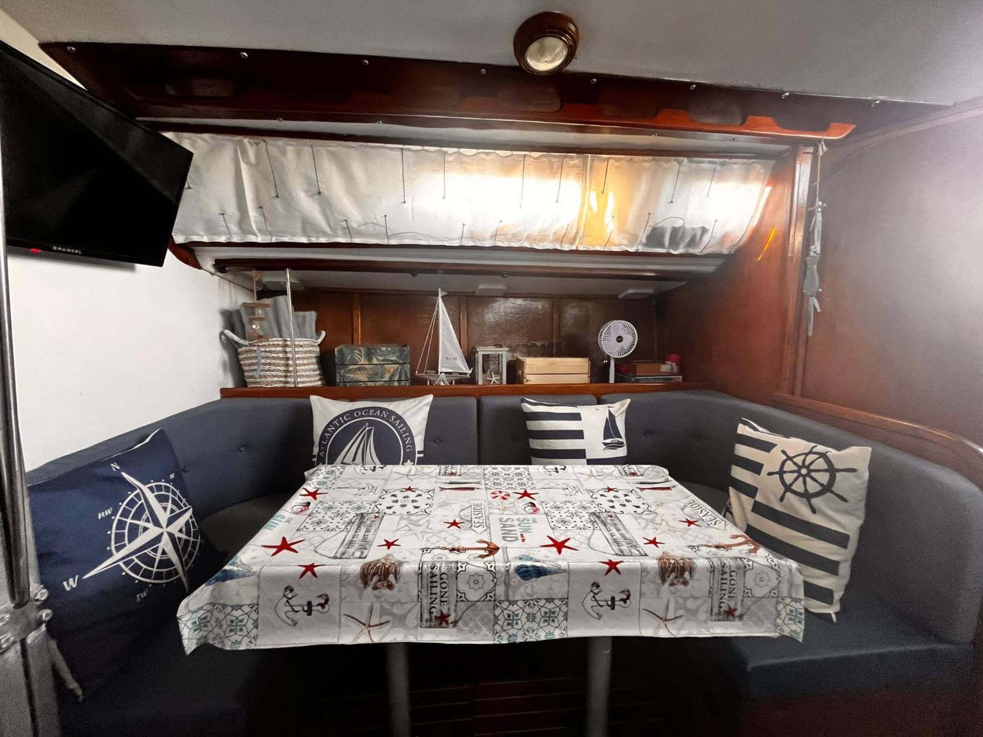 Houseboat - In Ria Formosa *